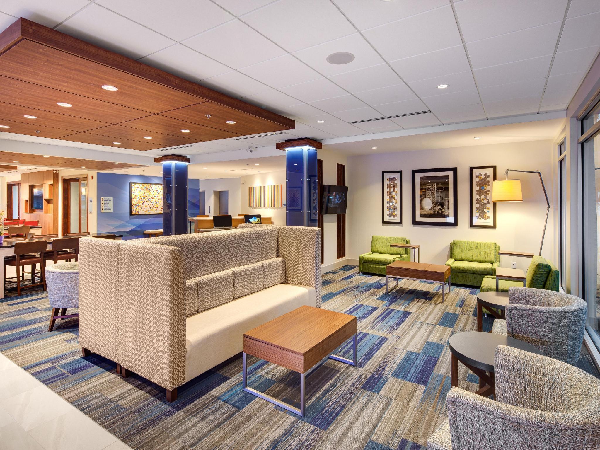 Holiday Inn Express & Suites Terrace By Ihg Eksteriør bilde